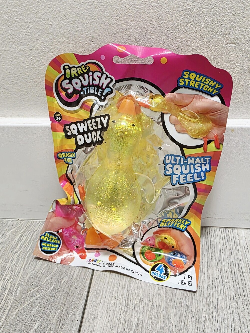 Irre-Squish-Tible! Sqweezy Duck Toy - Yellow